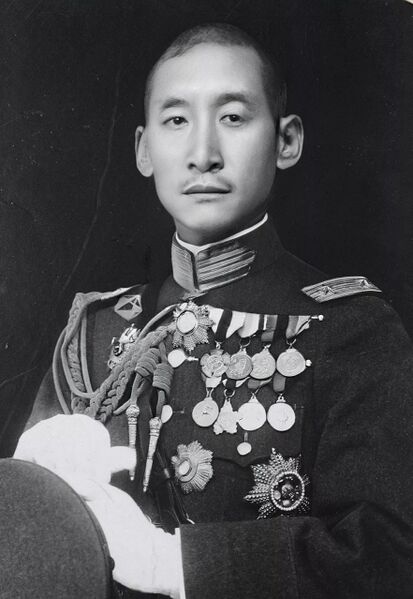 File:Official portrait of the Fengyang Emperor.jpg