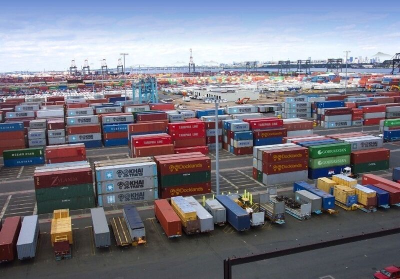 File:Khaiwoon-port-containers.jpg